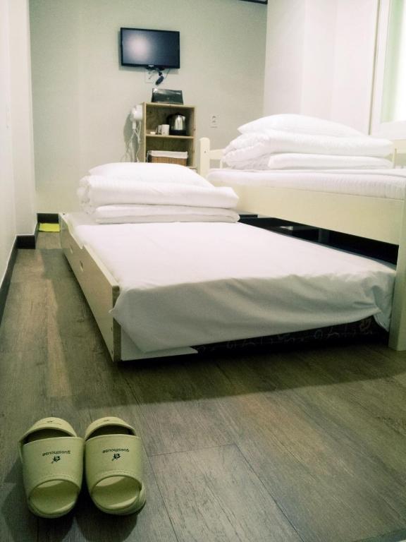 24 Guesthouse Sinchon Hongdae Seul Esterno foto
