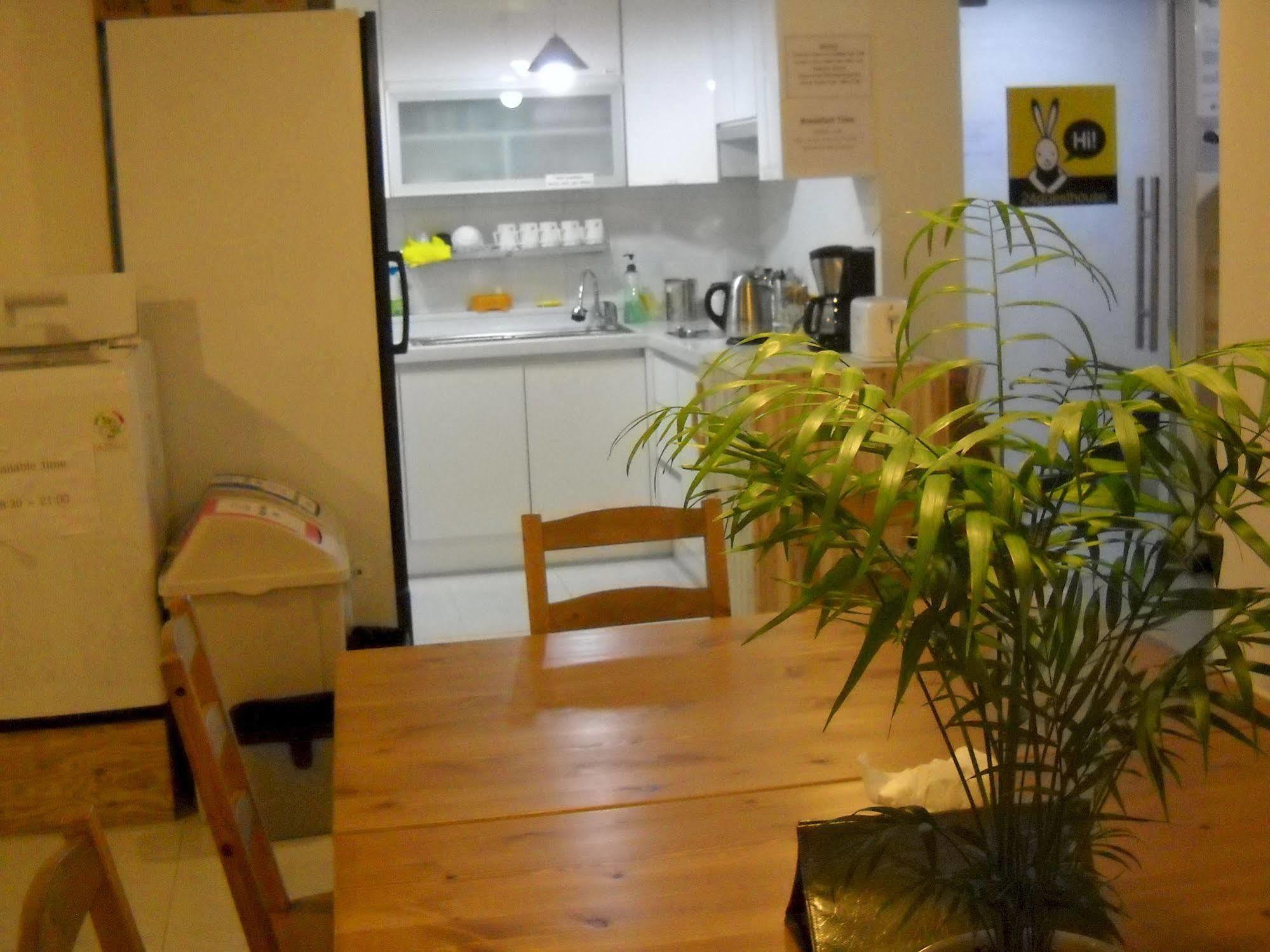 24 Guesthouse Sinchon Hongdae Seul Esterno foto